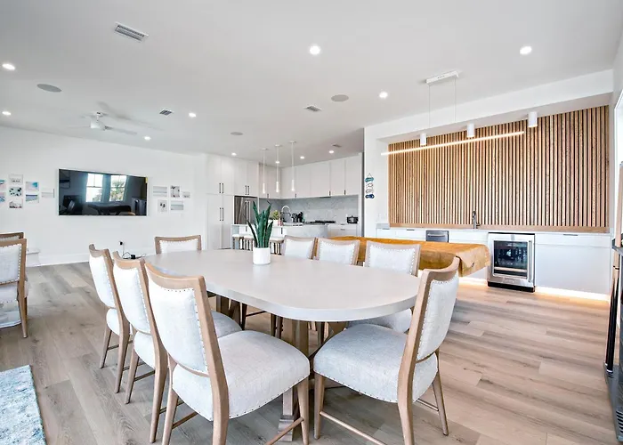 Sippin On Sunshine House With Private Pool Holiday home *